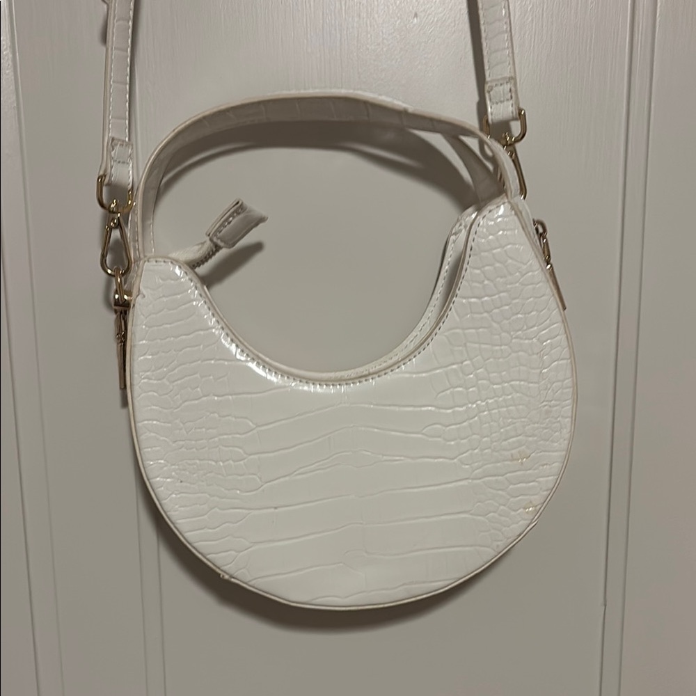 Elegant White Croc-Embossed Women's Bag